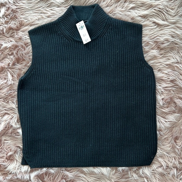 Abercrombie & Fitch Sweaters - Abercrombie & Fitch Sleeveless Turtleneck Sweater